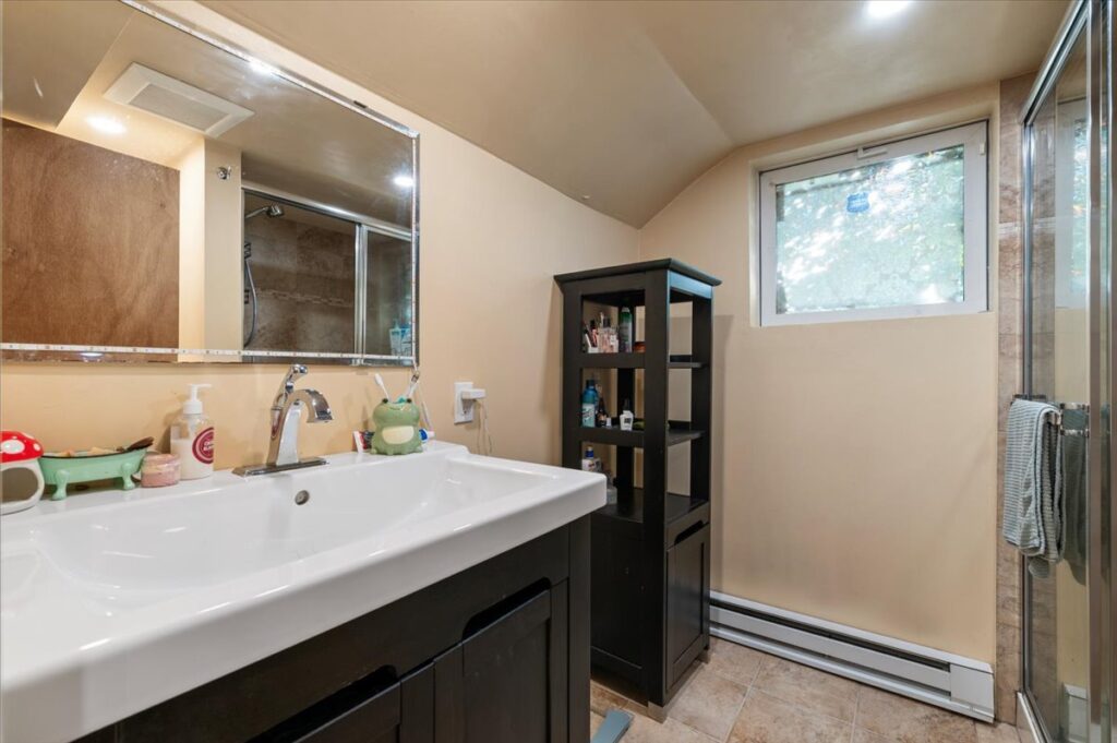 23-780_7857 23-780_7857